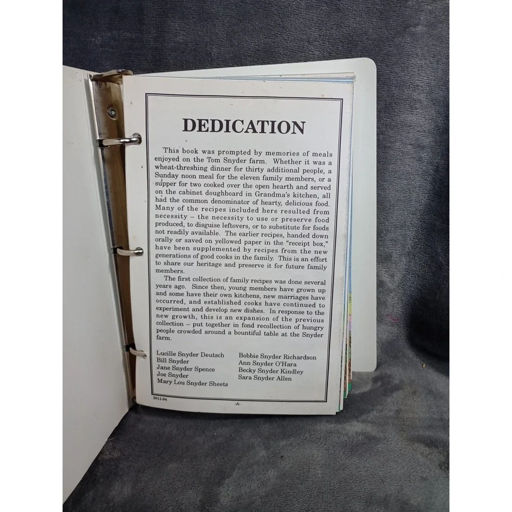 Favorite Recipes of The Tom Snyder Family Cookbook, Snyder Farm Trinity, NC 1994